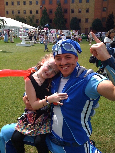 Daisy with Sportacus